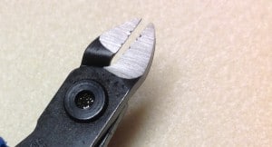 What happens when you cut memory wire with a flush cutter -- see the dents?