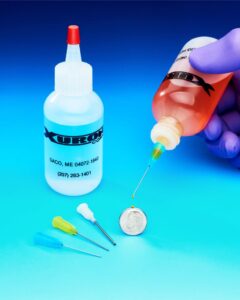 Xuron® 860 dispensing bottle with three tips.