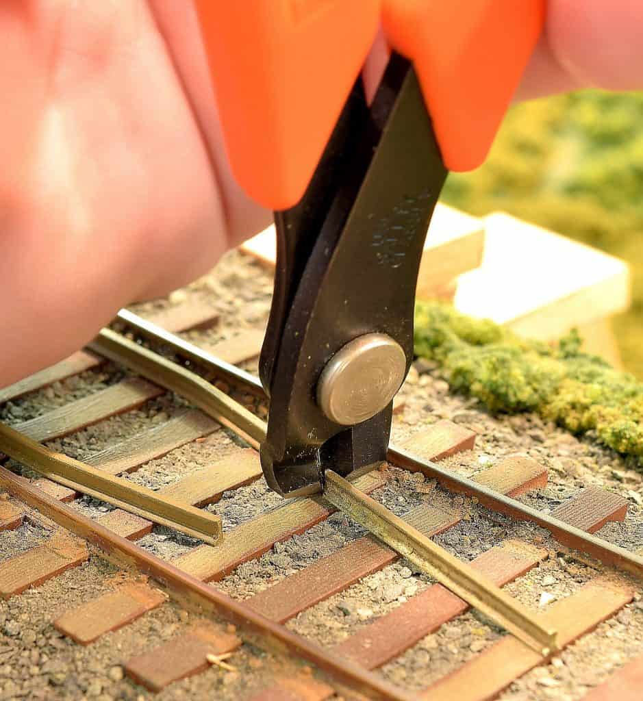 Model Railroad Track: A Beginners Guide to Rail Cutting