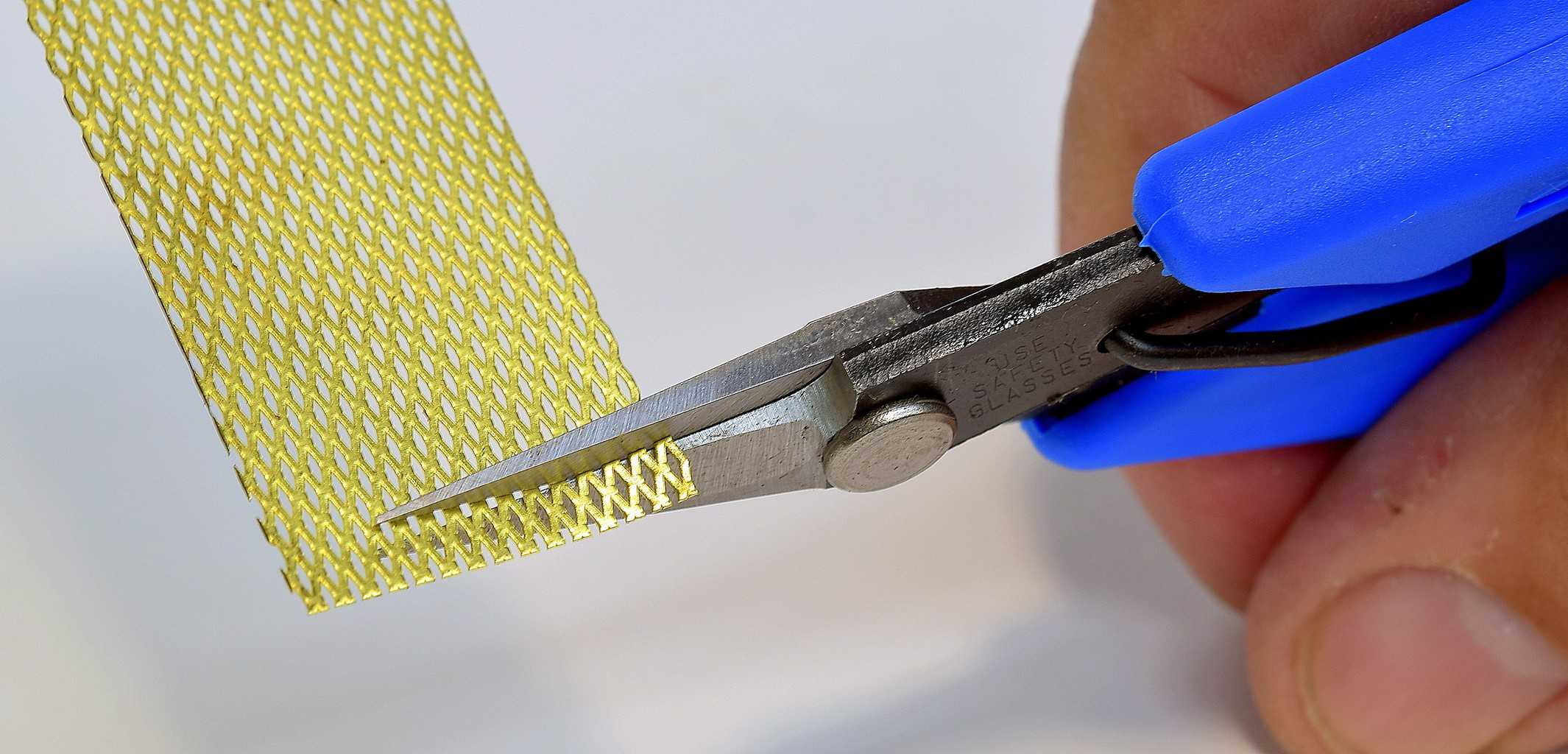 Xuron® 440 Mini Scissors Cuts Clean - The Xuron® Tool Blog