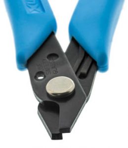 Xuron® Model 691 Double Flush Cutter cuts half-hard wire.