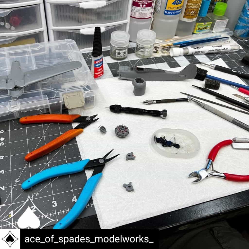 The Ace of Spades ModelWorks workbench is perfect for plastic scale modeling.