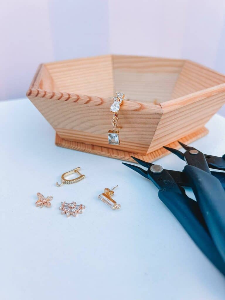 Xuron® 452 Narrow TweezerNose™ Pliers for Permanent Jewelry.
